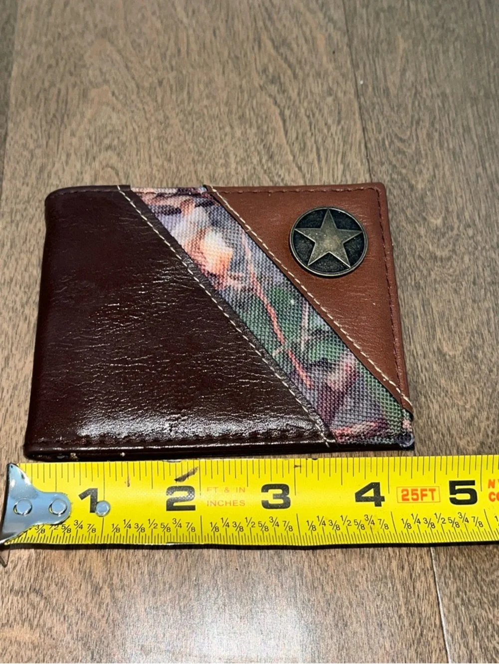 Magellan Outdoors: Men's Leather Roper Wallet Texas Star Concho: Brown & Camo